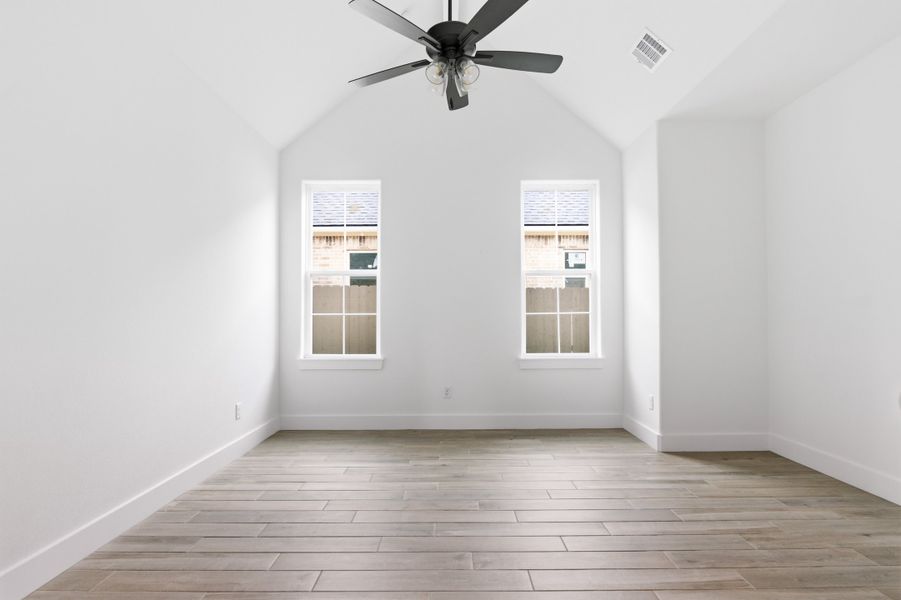 Spacious, unfurnished interior of a new home in Oakmont, Bryan (Image 26).