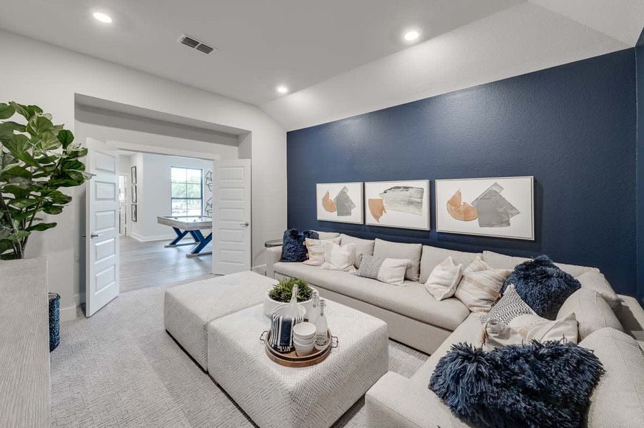 Representative furnished interior of a home built from the Verona by Tri Pointe Homes in Sienna 80′, Missouri City (Image 39).