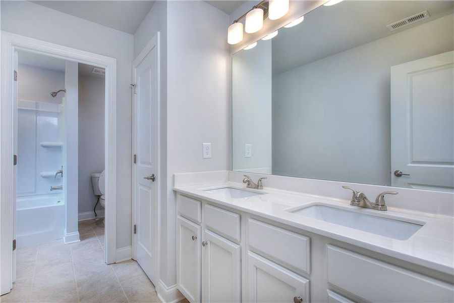 Spacious, unfurnished interior of a new home in , Homer (Image 22).