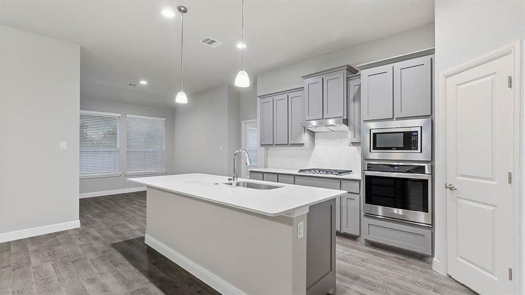 Furnished interior view inside a new home in Lakeview Pointe, Grand Prairie (Image 5). Furnished interior view inside a new home in Lakeview Pointe, Grand Prairie (Image 5).