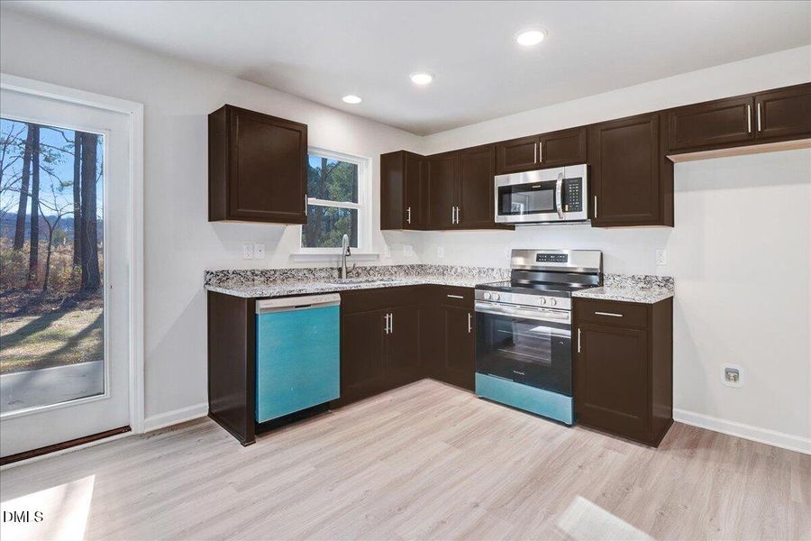 07-Kitchen workspace with granite counte