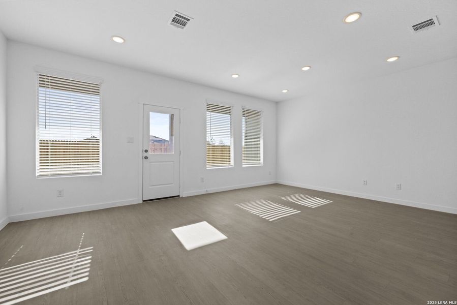 Spacious, unfurnished interior of a new home in Voss Farms, New Braunfels (Image 19). Spacious, unfurnished interior of a new home in Voss Farms, New Braunfels (Image 19).