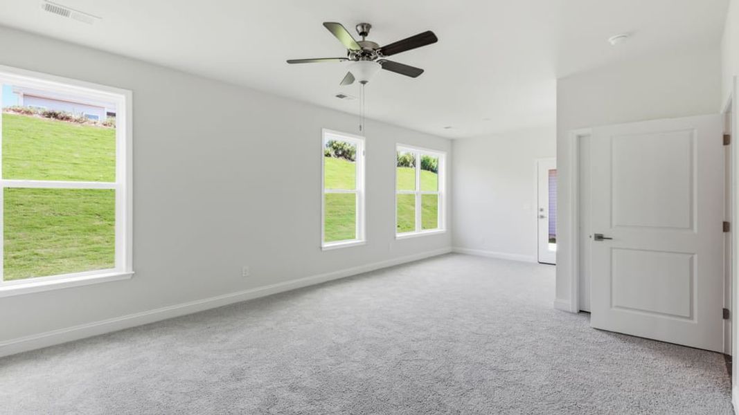 Spacious, unfurnished interior of a new home in Briargate, Fountain Inn (Image 32).