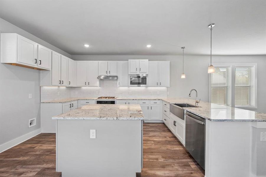 Furnished interior view inside a new home in Heritage Towne, Grand Prairie (Image 6).
