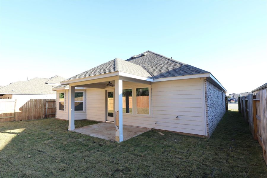 Exterior details and patio area of a home in Sorella, Tomball (Image 13).