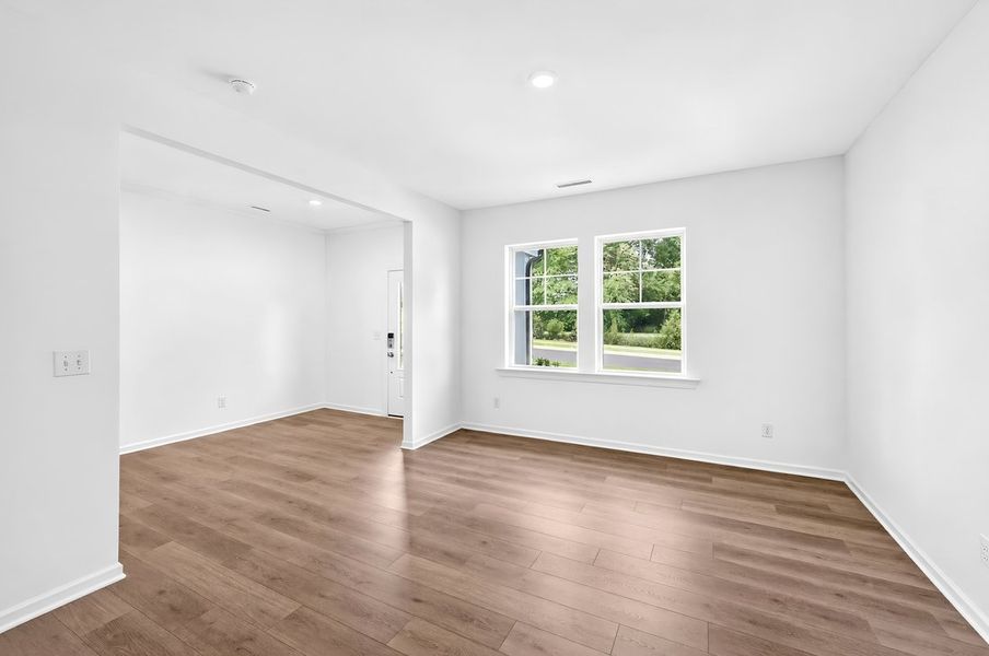 Spacious, unfurnished interior of a new home in Silverstone, Knightdale (Image 33). Spacious, unfurnished interior of a new home in Silverstone, Knightdale (Image 33).