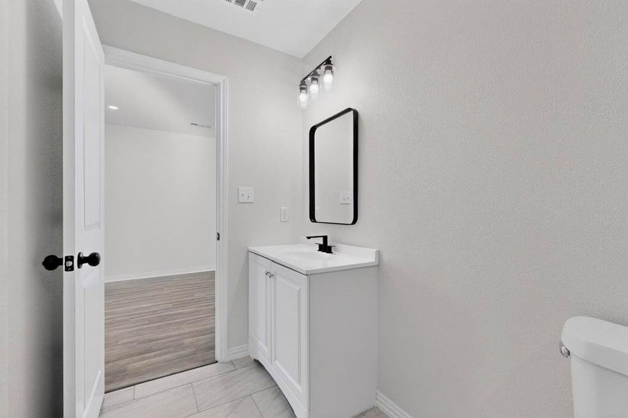 Furnished interior view inside a new home in , Dallas (Image 14).