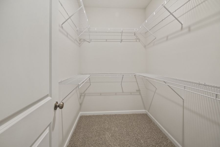Spacious, unfurnished interior of a new home in Birdhaven, Lexington (Image 22).