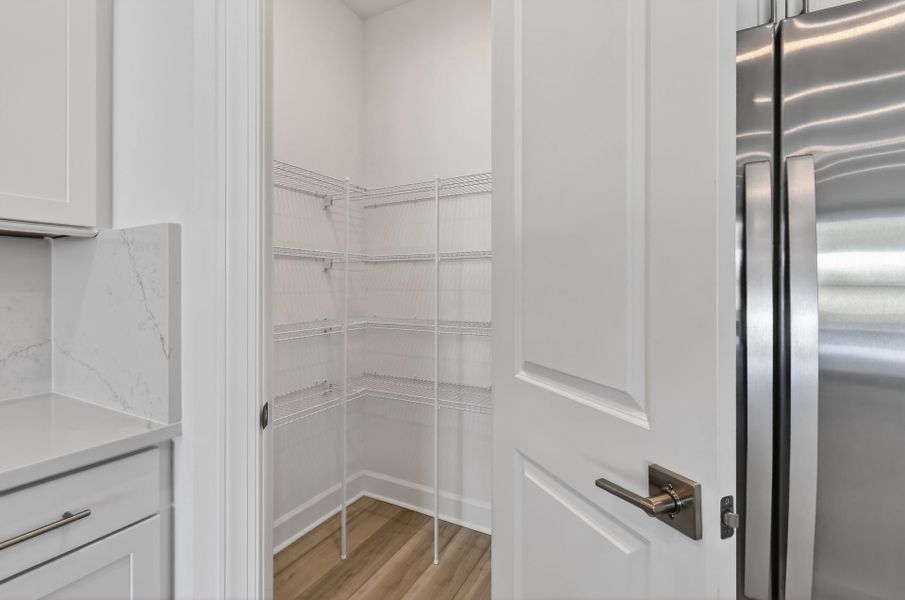 Spacious, unfurnished interior of a new home in Hendrix Reserve, Lake Worth (Image 30).