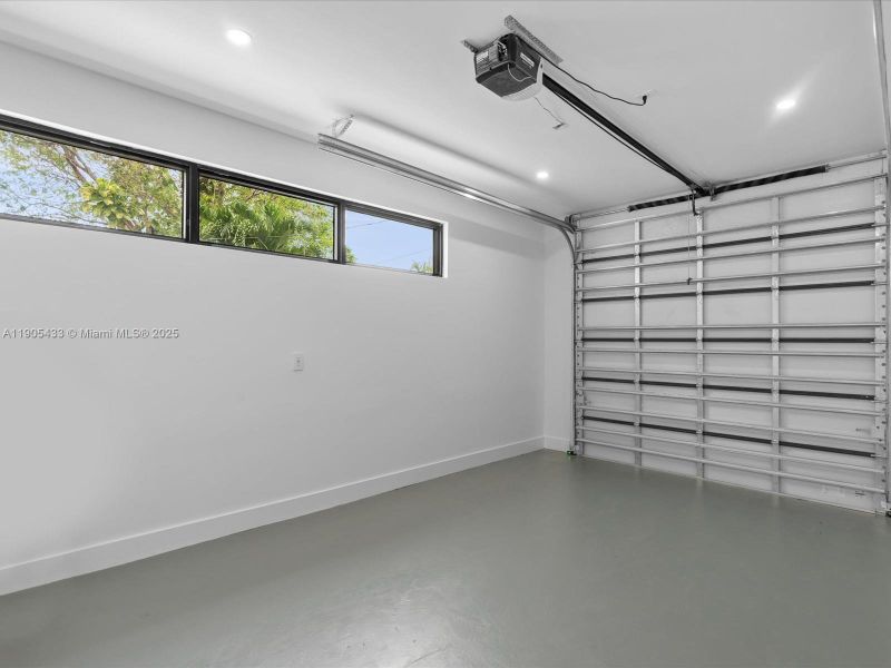 Spacious, unfurnished interior of a new home in , Miami (Image 18).