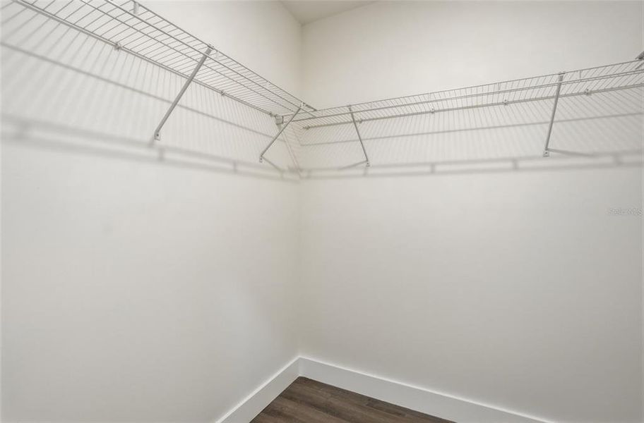 Spacious, unfurnished interior of a new home in , Cape Coral (Image 32).