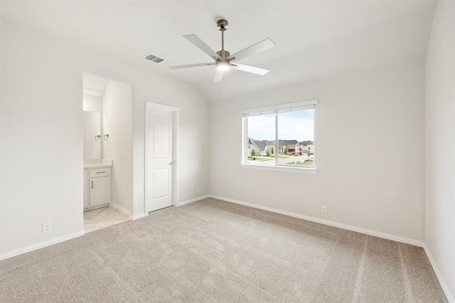 Spacious, unfurnished interior of a new home in Glenwood Meadows, Argyle (Image 36). Spacious, unfurnished interior of a new home in Glenwood Meadows, Argyle (Image 36).