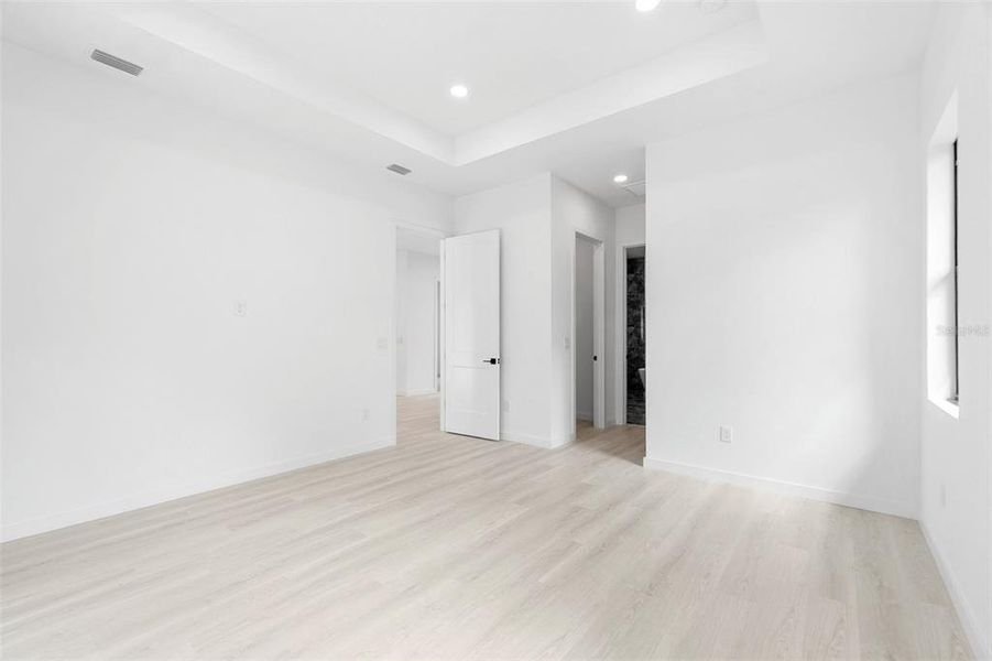 Spacious, unfurnished interior of a new home in , North Port (Image 28).