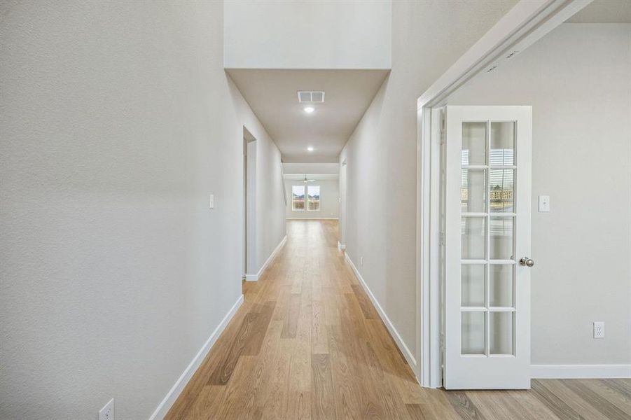 Spacious, unfurnished interior of a new home in Dove Hollow, Waxahachie (Image 37). Spacious, unfurnished interior of a new home in Dove Hollow, Waxahachie (Image 37).
