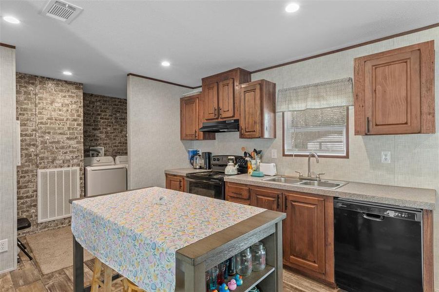 Furnished interior view inside a new home in , Hernando (Image 13).