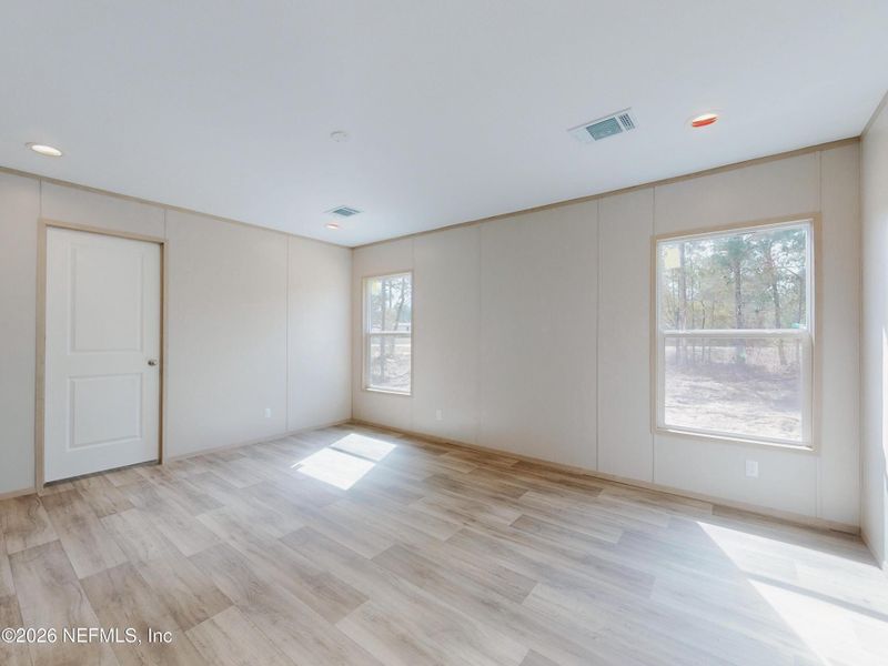 Spacious, unfurnished interior of a new home in , Keystone Heights (Image 36).