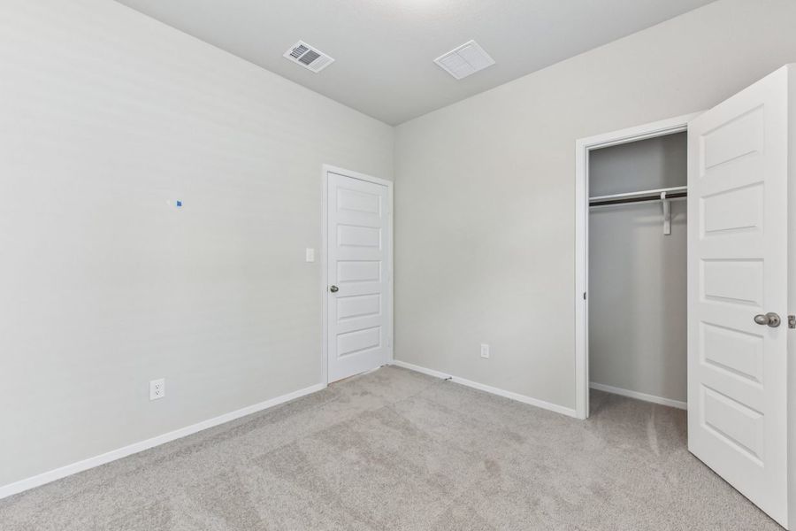 Spacious, unfurnished interior of a new home in Edgebrooke, Pflugerville (Image 18).
