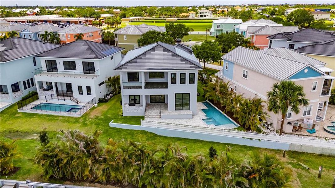 Exterior details and patio area of a home in , Apollo Beach (Image 39).