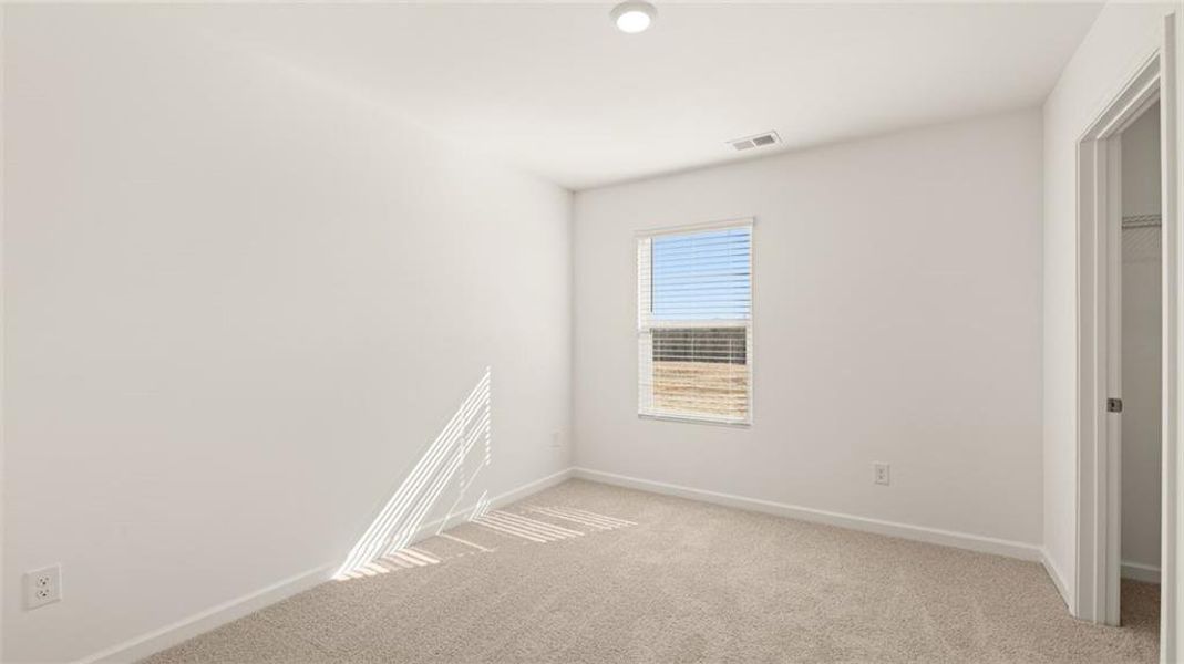 Spacious, unfurnished interior of a new home in Shoal Creek, Hampton (Image 18).