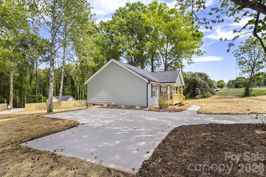 Image 33 of a home in .