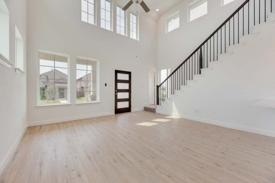 Representative unfurnished interior of a home built from the Newland by Pacesetter Homes in Elevon, Lavon (Image 11).