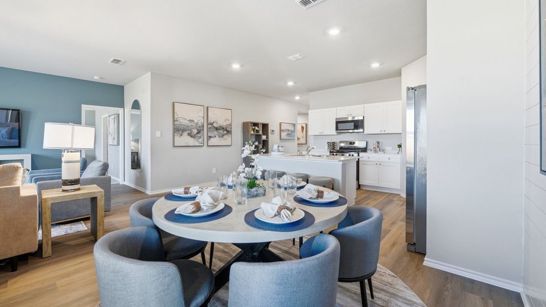 Representative furnished interior of a home built from the Texas Cali by D.R. Horton in Dry Creek, Bridgeport (Image 14).