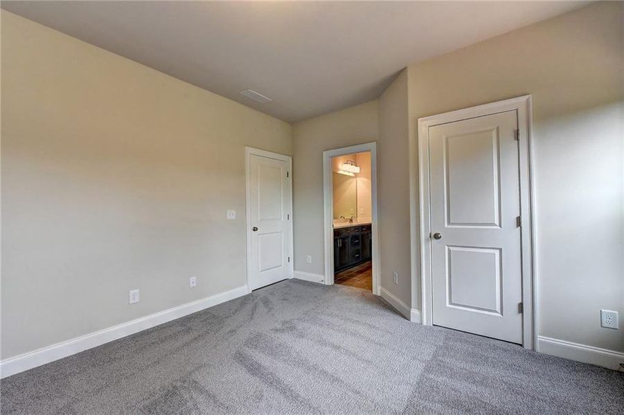 Spacious, unfurnished interior of a new home in Bellmoore Park, Duluth (Image 55).