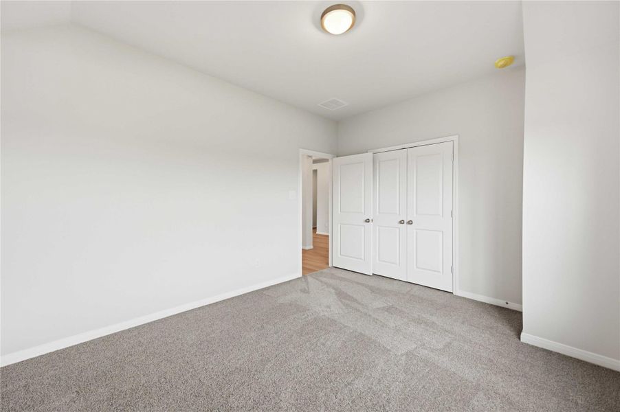 Spacious, unfurnished interior of a new home in Sundance Cove, Crosby (Image 13).