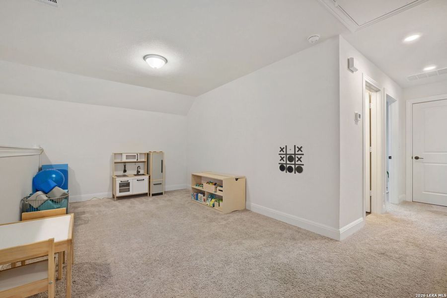 Spacious, unfurnished interior of a new home in Davis Ranch 50', San Antonio (Image 21).