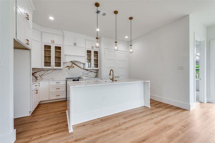 Furnished interior view inside a new home in , Fort Worth (Image 7).