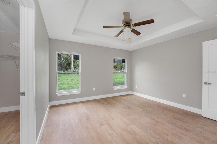 Spacious, unfurnished interior of a new home in , Citrus Springs (Image 18).