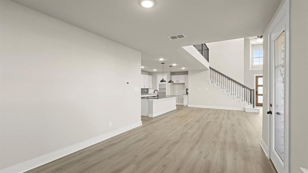 11. 1420 Clare - Dining (2) 11. 1420 Clare - Dining (2)