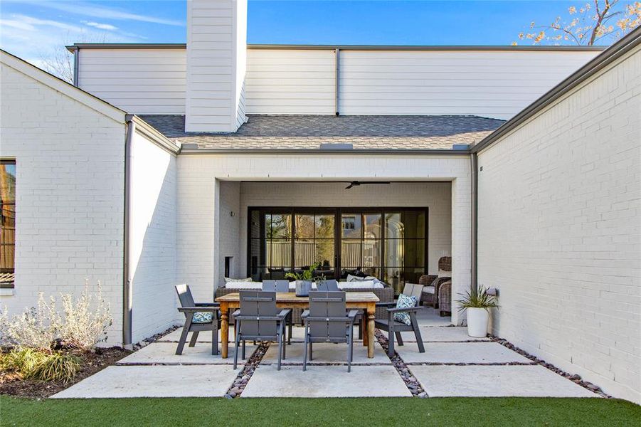 Exterior details and patio area of a home in , Dallas (Image 3).