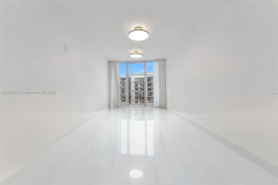 Spacious, unfurnished interior of a new home in , Miami (Image 18).