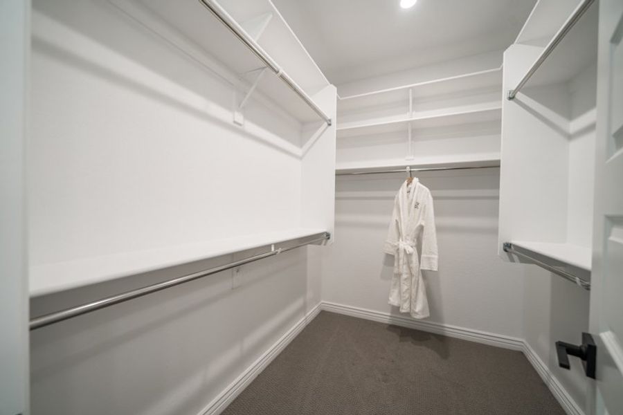 Spacious, unfurnished interior of a new home in Hawes Crossing, Mesa (Image 15).