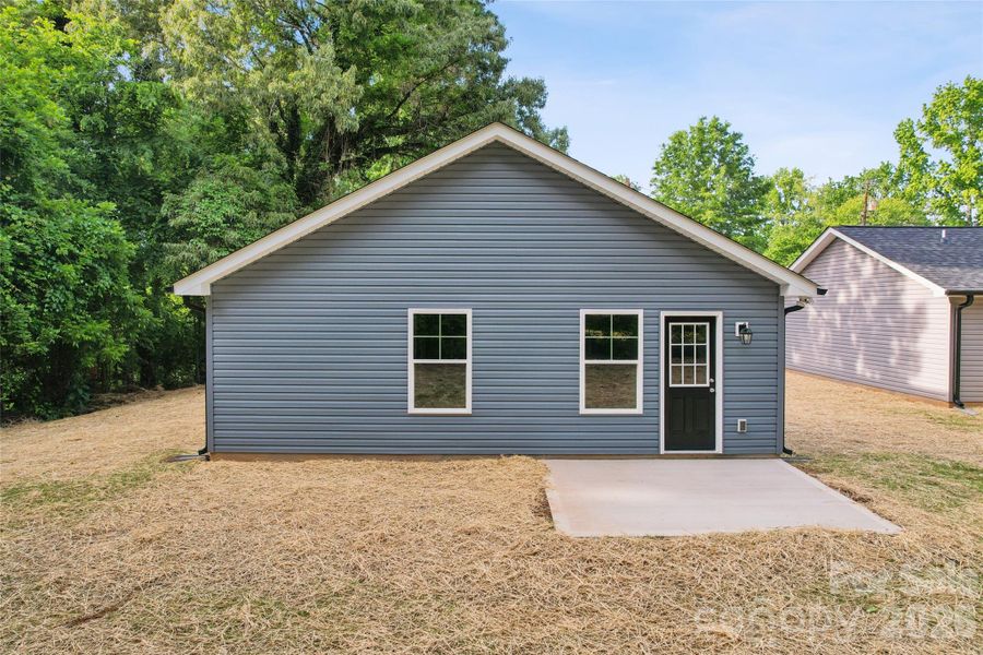 Exterior details and patio area of a home in , Kannapolis (Image 4).