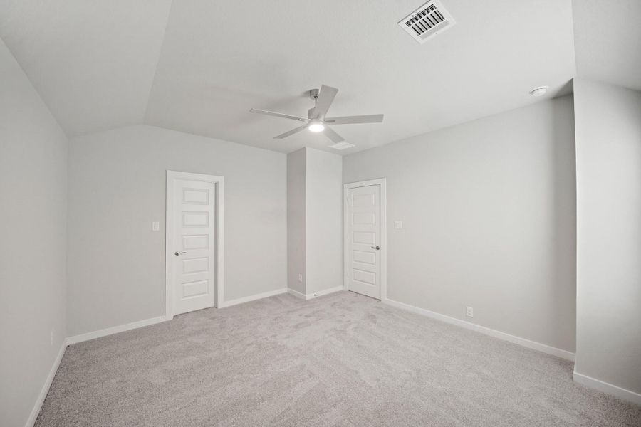 Spacious, unfurnished interior of a new home in Morton Creek Ranch, Katy (Image 24).