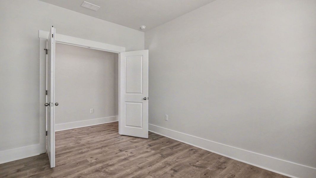 Spacious, unfurnished interior of a new home in Chapman Village, Conway (Image 10).