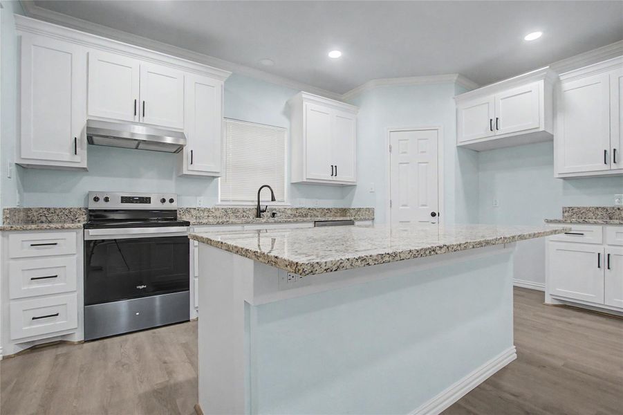 Furnished interior view inside a new home in , Navasota (Image 7).