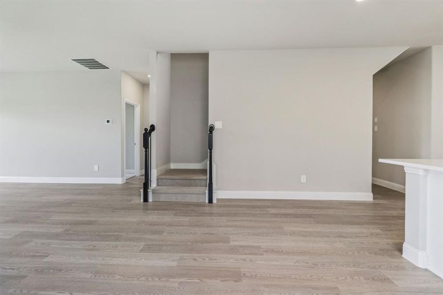 Spacious, unfurnished interior of a new home in Westmoor, Sherman (Image 32).