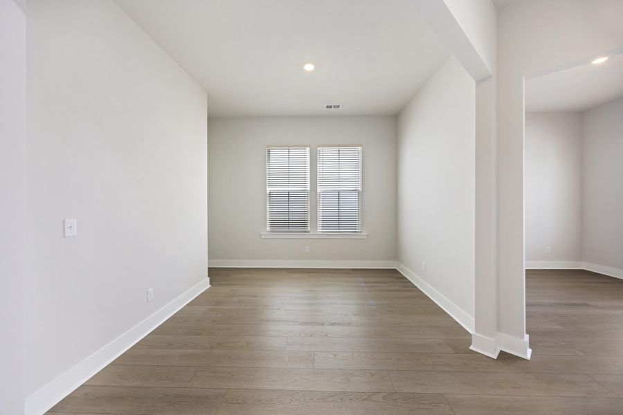 Spacious, unfurnished interior of a new home in , Summerville (Image 34).