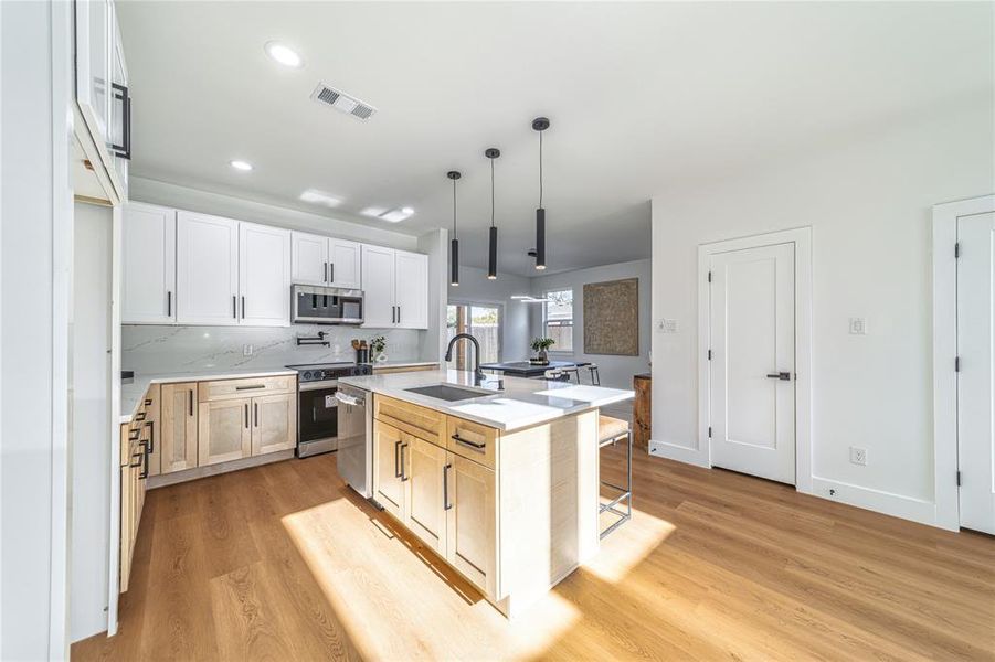 Furnished interior view inside a new home in , Dallas (Image 28).