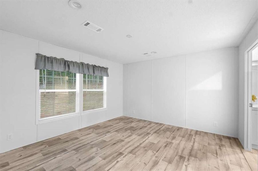 Spacious, unfurnished interior of a new home in , Eatonton (Image 28).