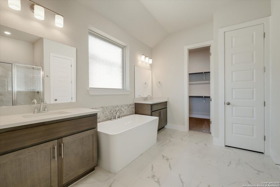 Furnished interior view inside a new home in Esperanza, Boerne (Image 6).