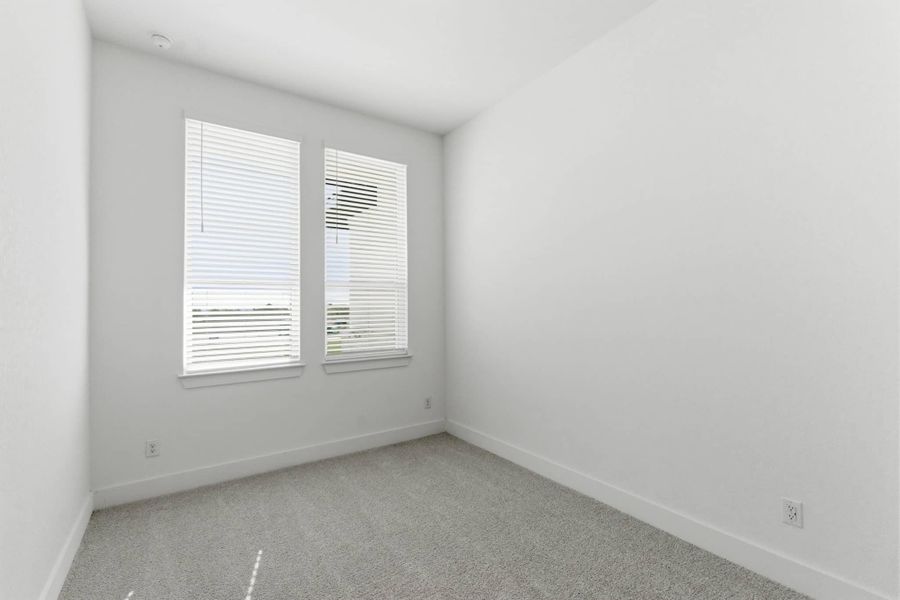 Spacious, unfurnished interior of a new home in Sienna Lakes, San Antonio (Image 25). Spacious, unfurnished interior of a new home in Sienna Lakes, San Antonio (Image 25).