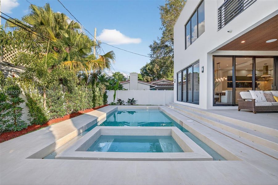 Exterior details and patio area of a home in , Fort Lauderdale (Image 4).