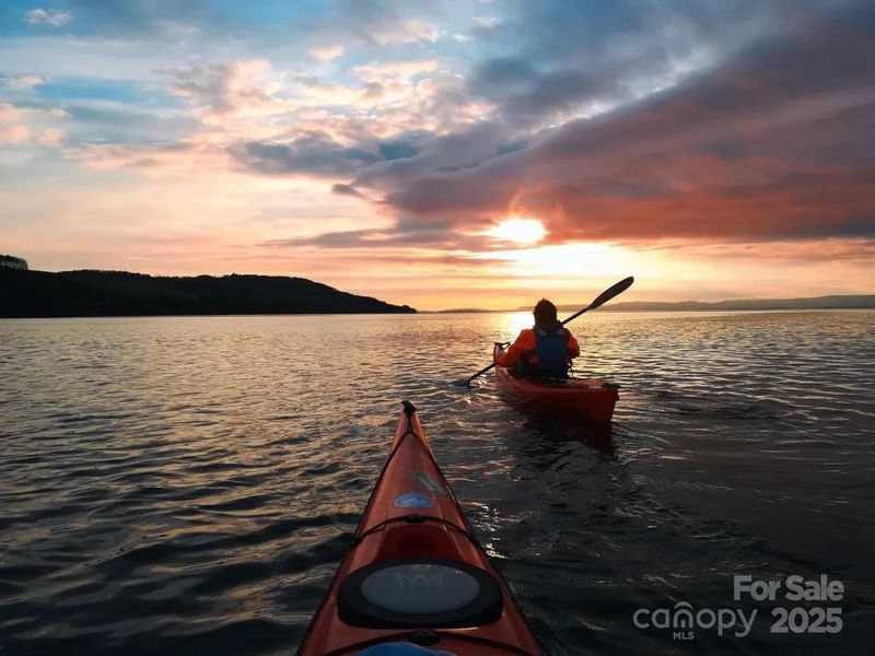 Sunset kayaking on Lake Norman