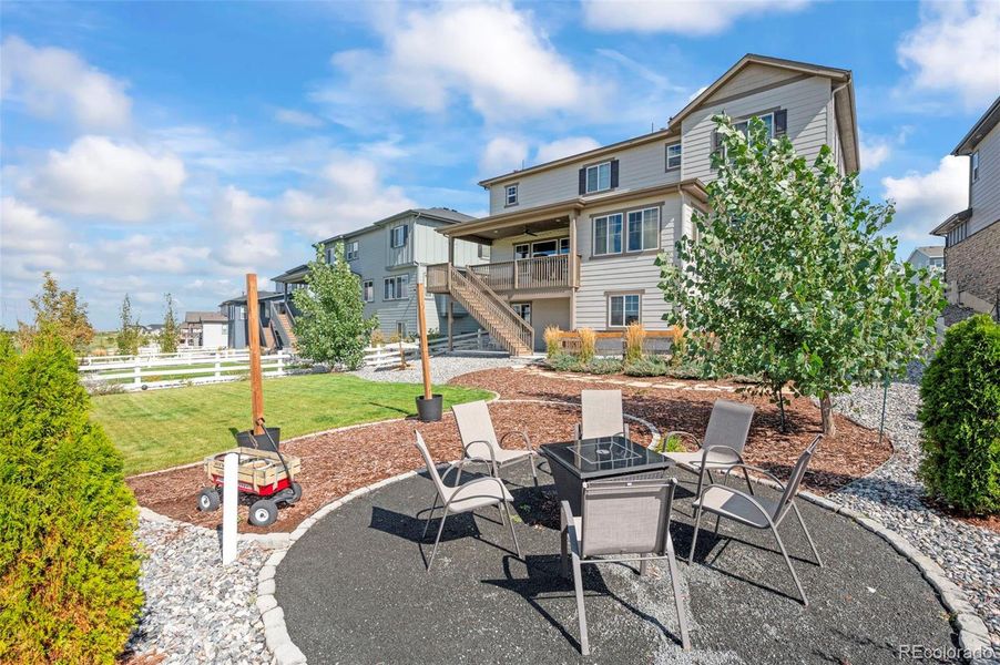 Community amenities in , Aurora (Image 43).