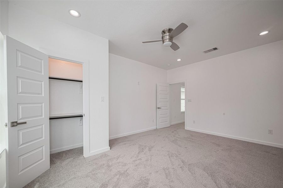 Spacious, unfurnished interior of a new home in , Houston (Image 33).