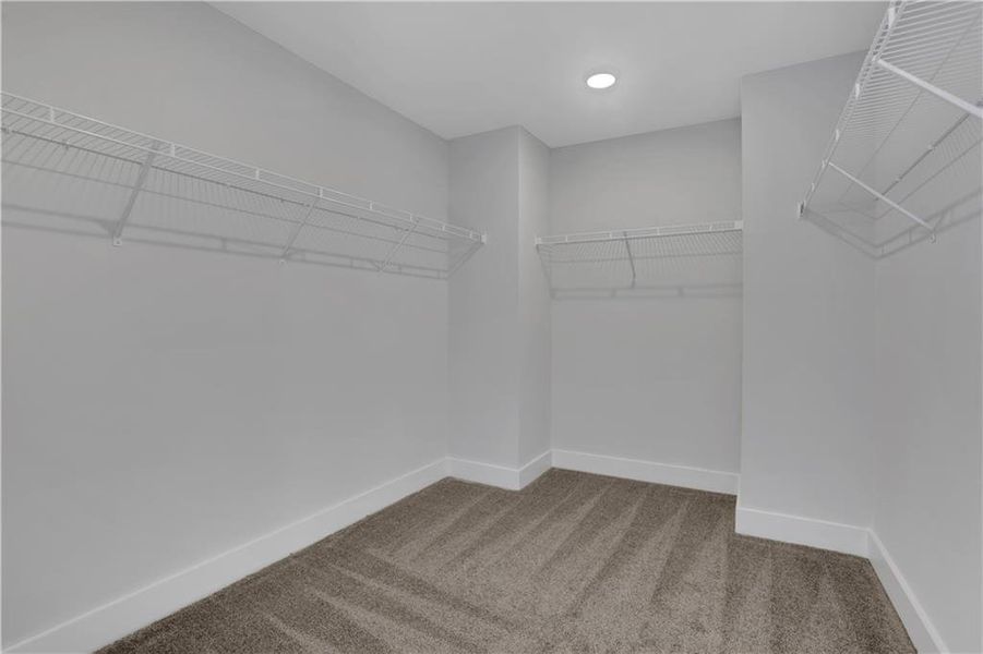 Spacious, unfurnished interior of a new home in Cambridge, Flowery Branch (Image 49).